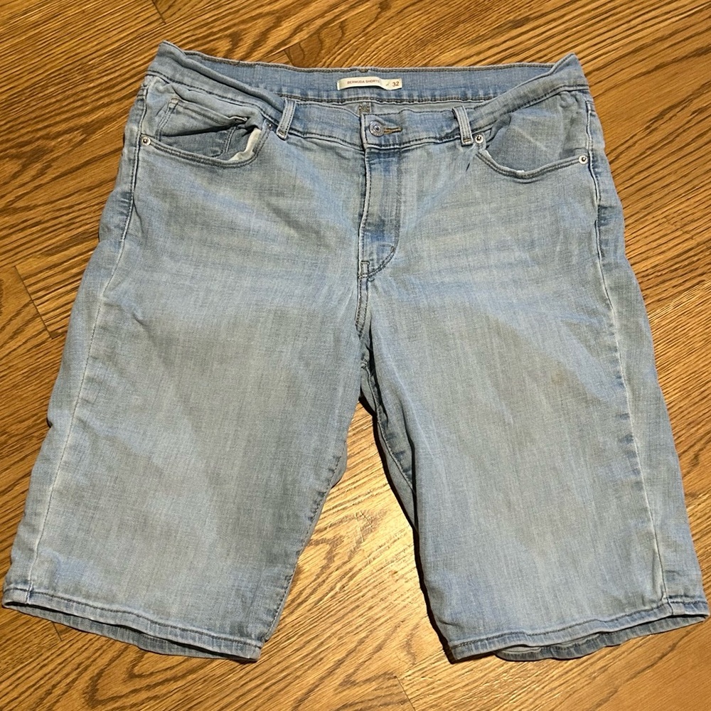Levi’s Bermuda Shorts High Rise Jean Shorts Jorts Light Wash Denim‎
